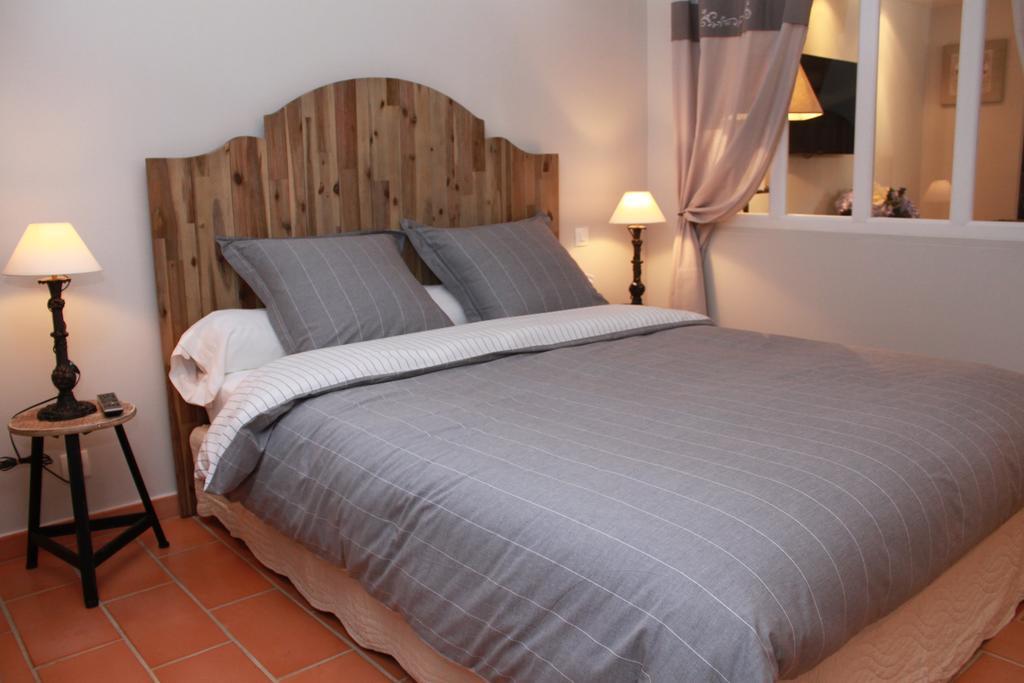 Hôtel La Bastide Des Senteurs à Peymeinade Chambre photo
