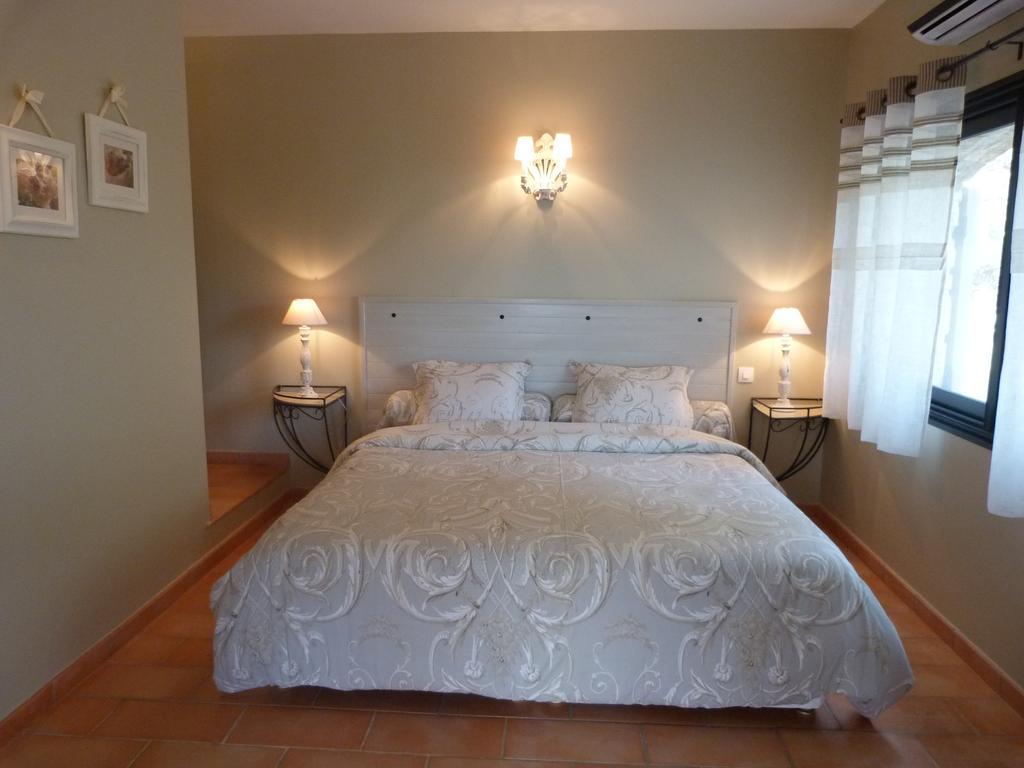Hôtel La Bastide Des Senteurs à Peymeinade Chambre photo