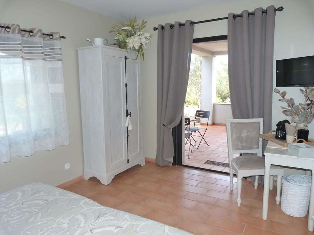 Hôtel La Bastide Des Senteurs à Peymeinade Chambre photo